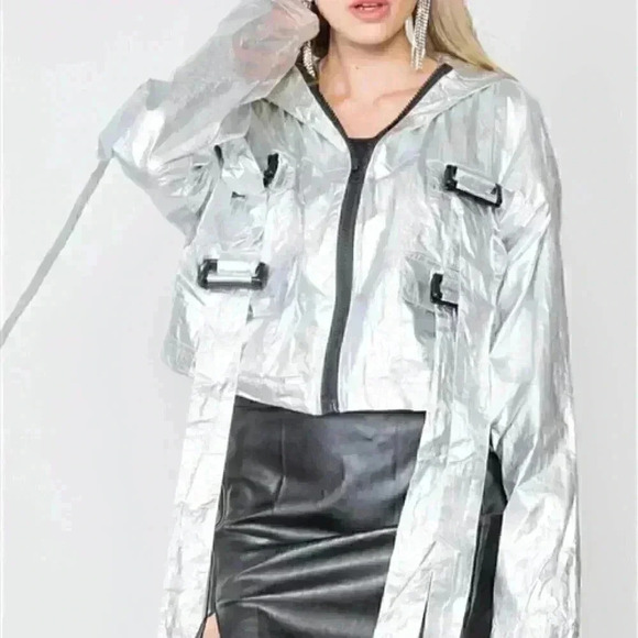 Stay on Trend! Silver is all over the streets! Silver Metallic Jacket - Picture 4 of 8
